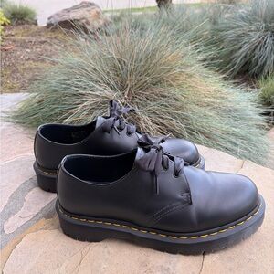 Unisex Dr. Martens 1461 Smooth Leather Oxford Shoes Black Size EU 42 Size M8 W10